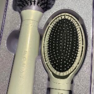 Monat 2 in 1 volumizing brush